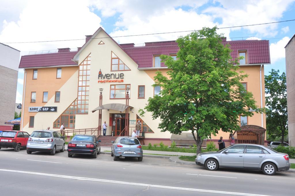 Avenue Hotel Zaslawye Exteriör bild